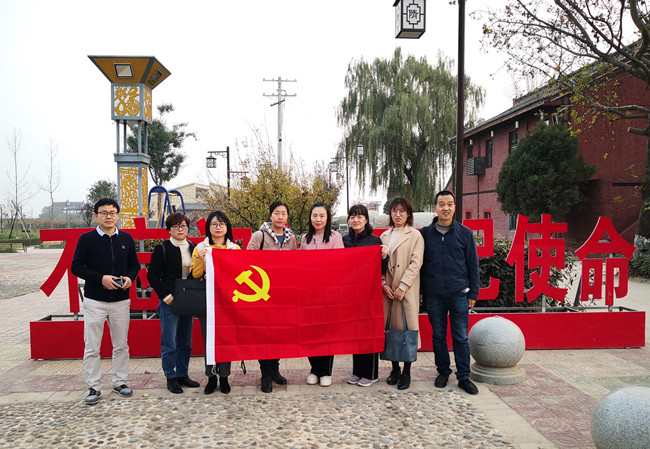 e3ea0f4fd4334be28cfa332ed687d9fa.jpg 111_副本.jpg